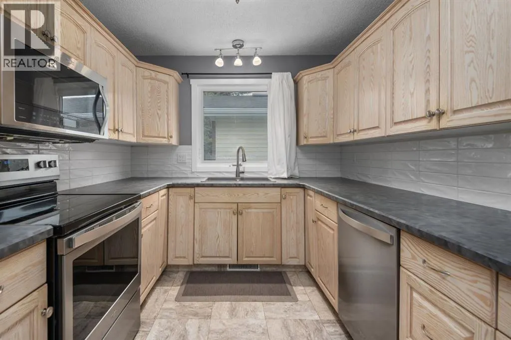 113 Thorson Crescent