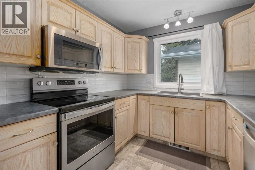 113 Thorson Crescent