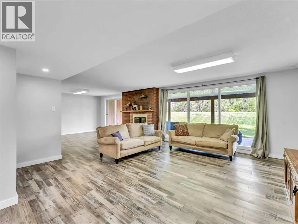 14 Finlay Court SW