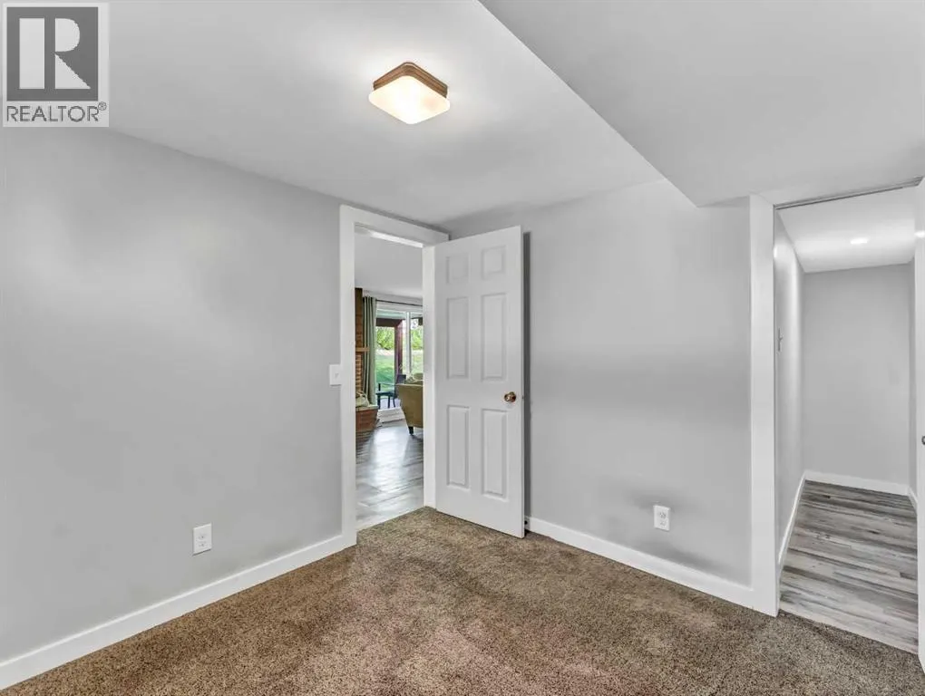 14 Finlay Court SW