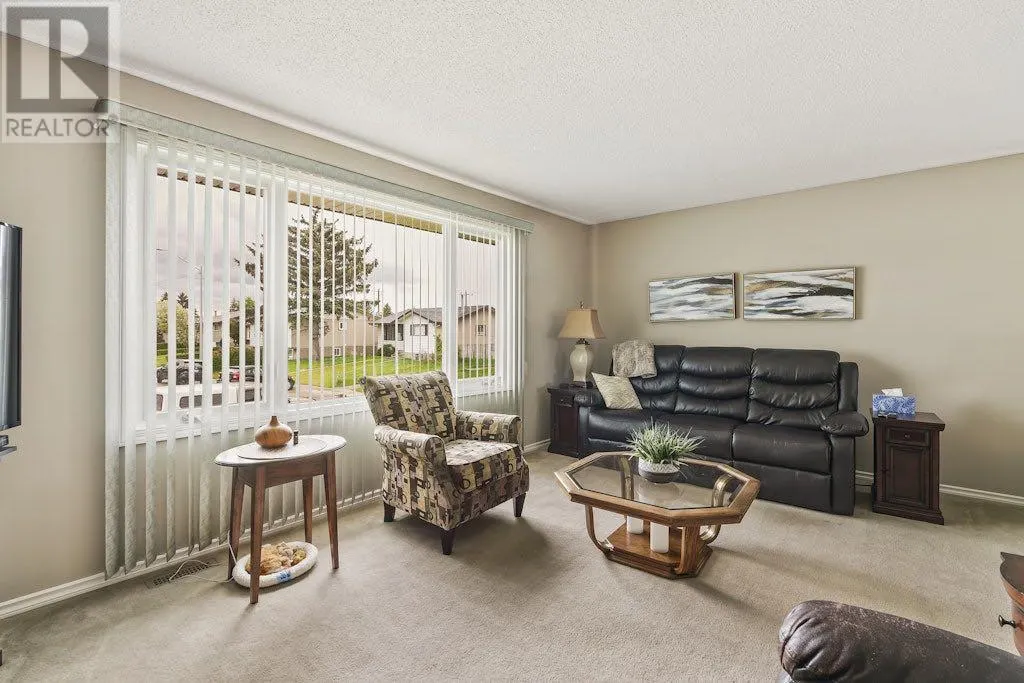 31 Maranda Close NE