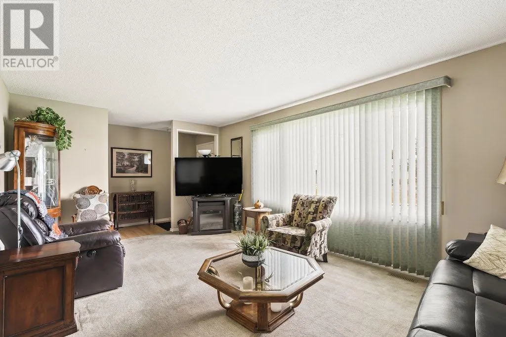 31 Maranda Close NE