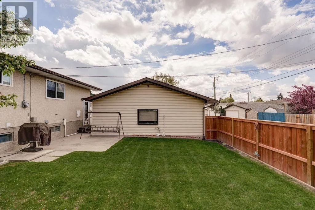 31 Maranda Close NE