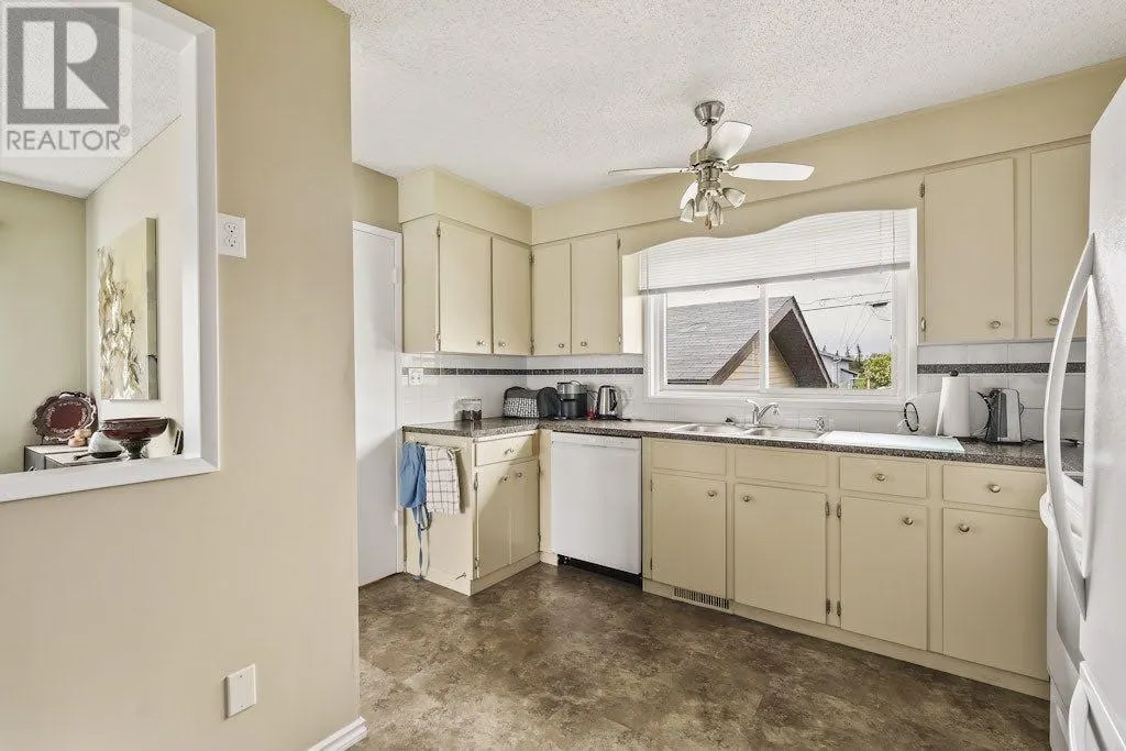31 Maranda Close NE