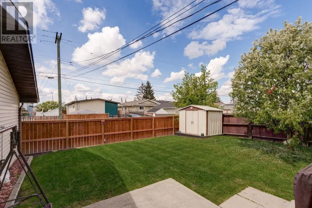 31 Maranda Close NE