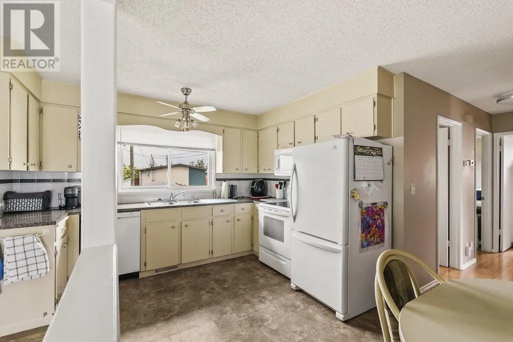 31 Maranda Close NE