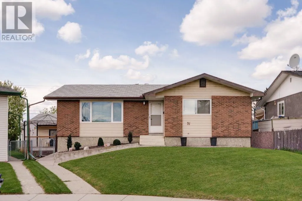 31 Maranda Close NE