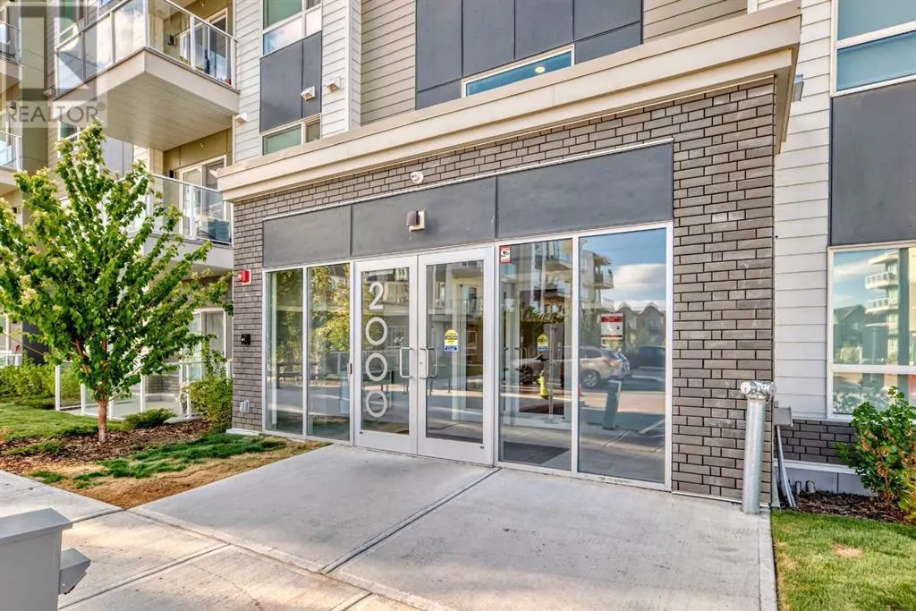 2304, 220 Seton Grove SE