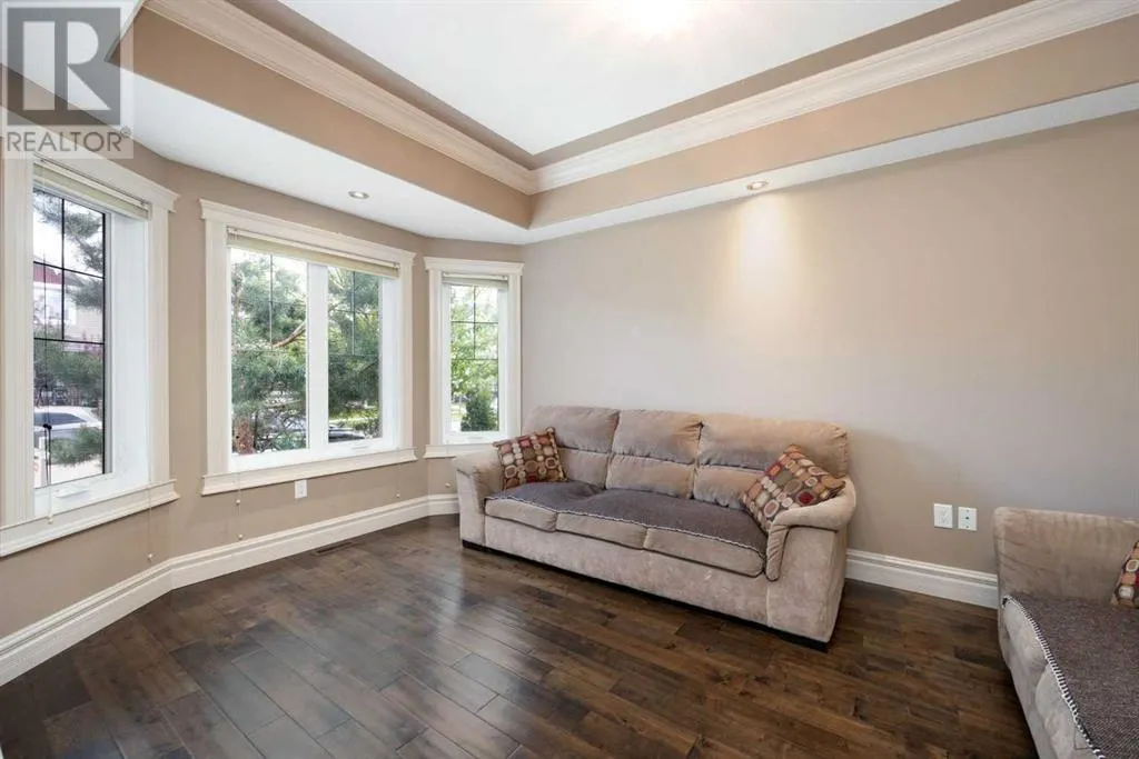 120 Ward Crescent