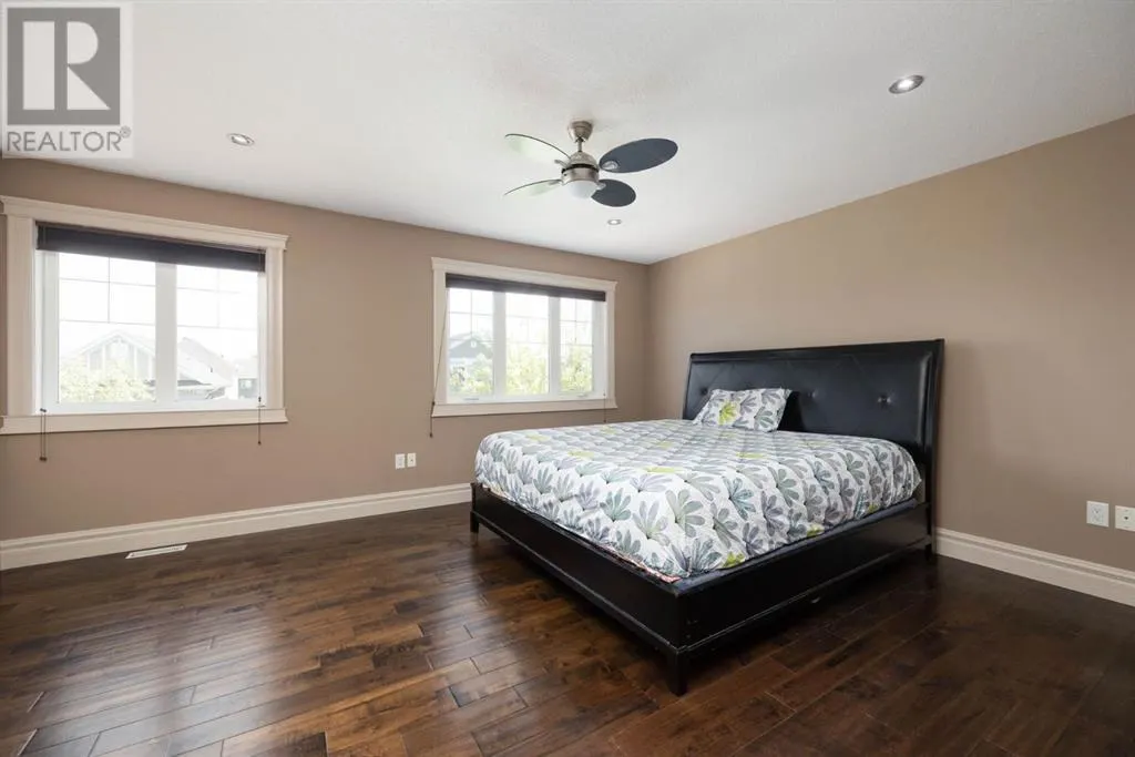 120 Ward Crescent