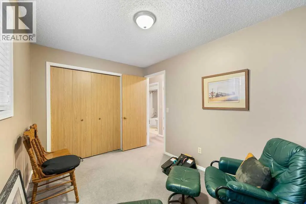 10 Hunters Gate