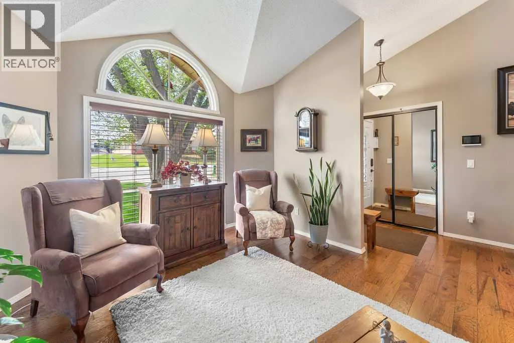 10 Hunters Gate