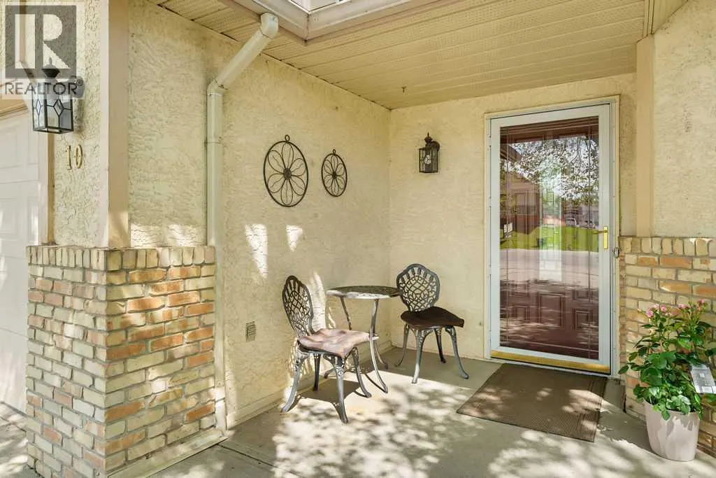 10 Hunters Gate