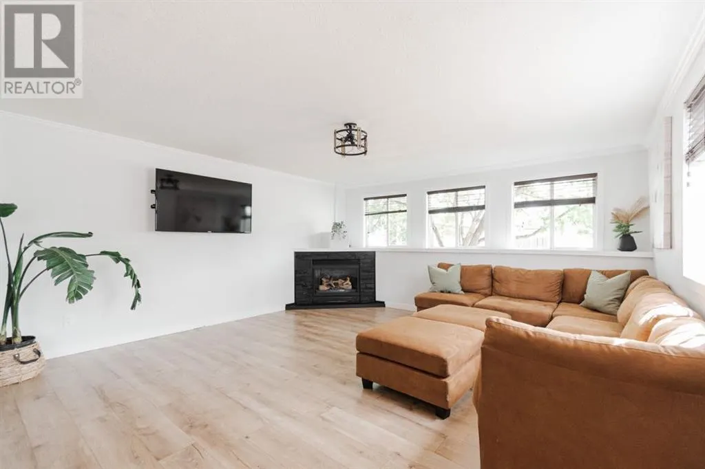 184 Gregoire Crescent