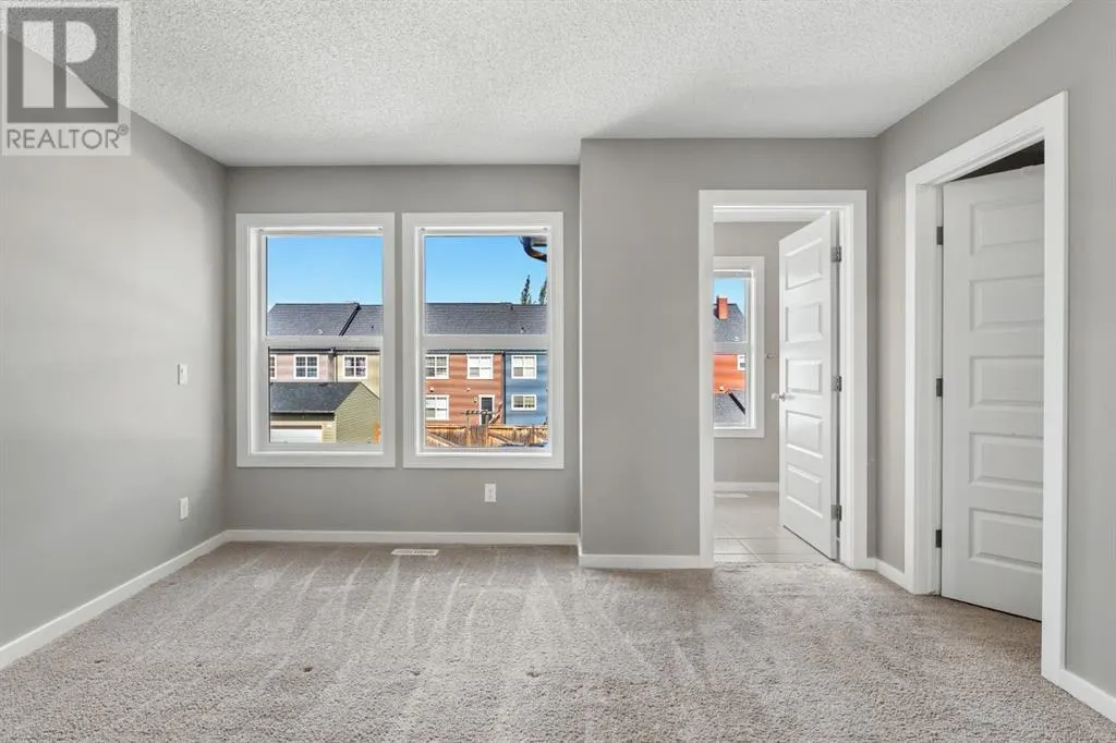 54 Legacy Close SE