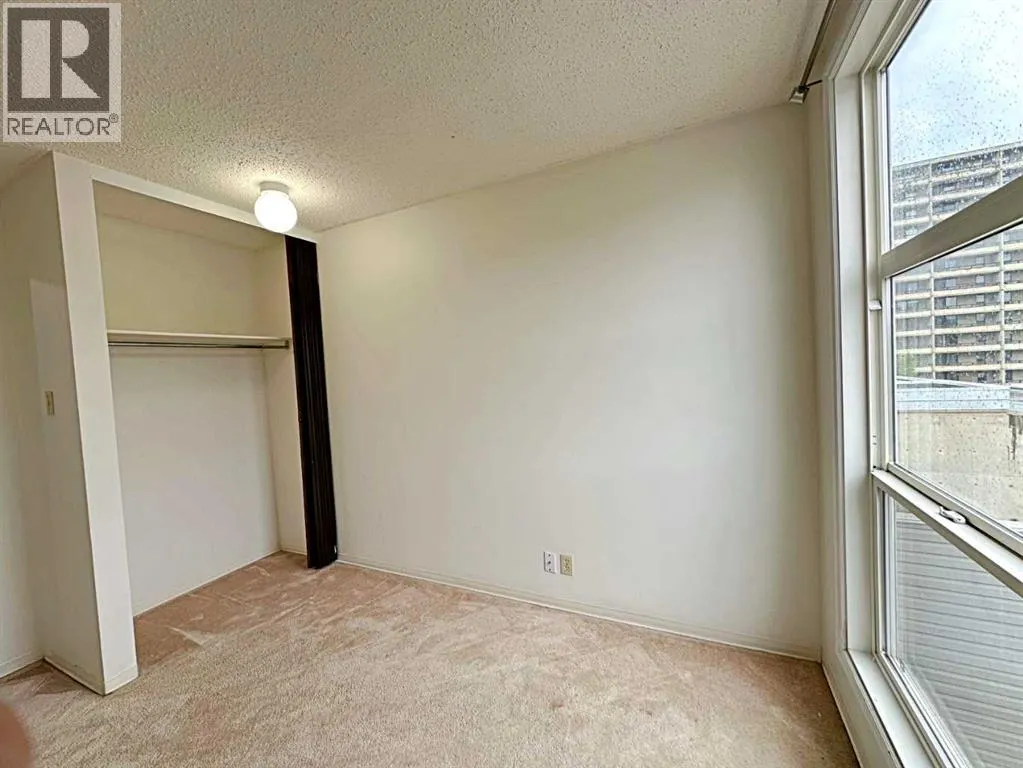 1639, 21 Macdonald Drive