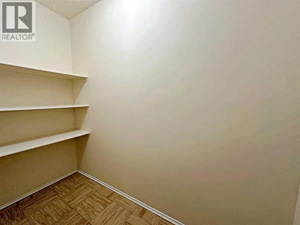 1639, 21 Macdonald Drive