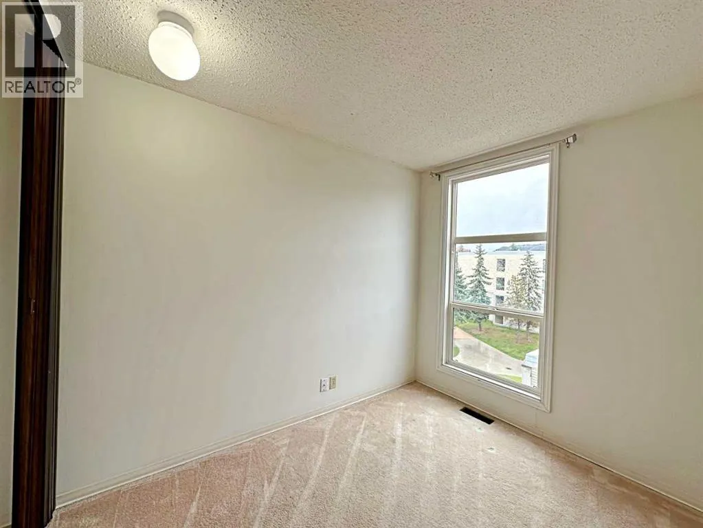 1639, 21 Macdonald Drive
