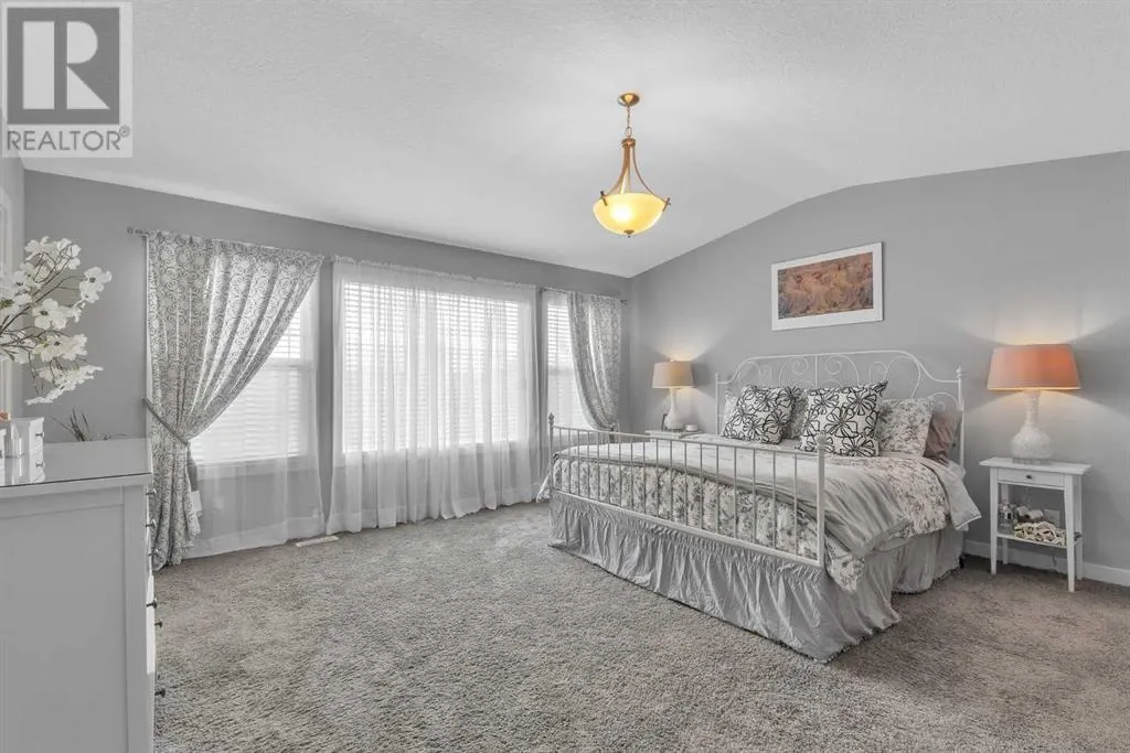 19 Mount Rae Heights