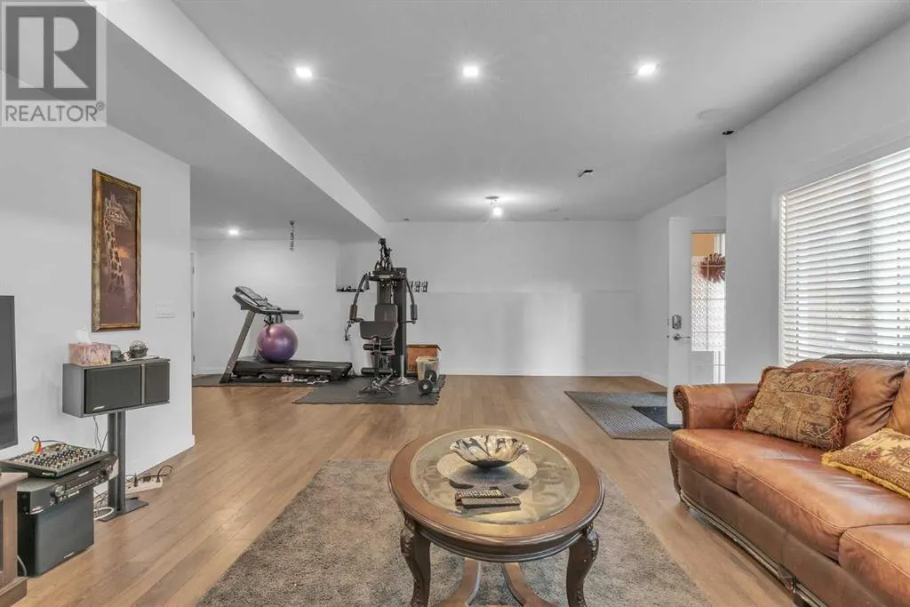 19 Mount Rae Heights