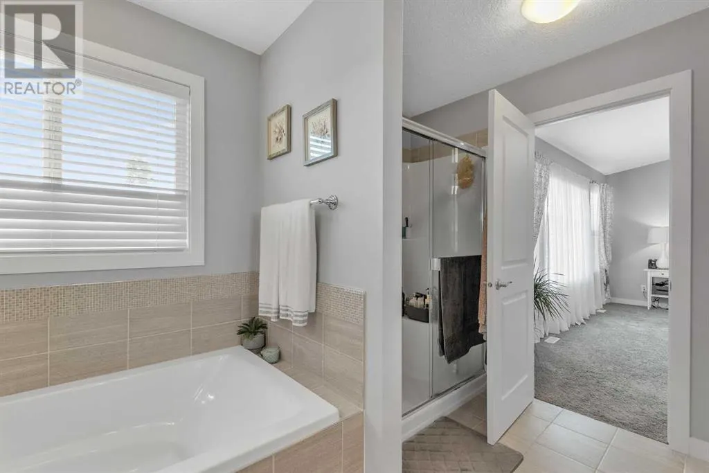 19 Mount Rae Heights