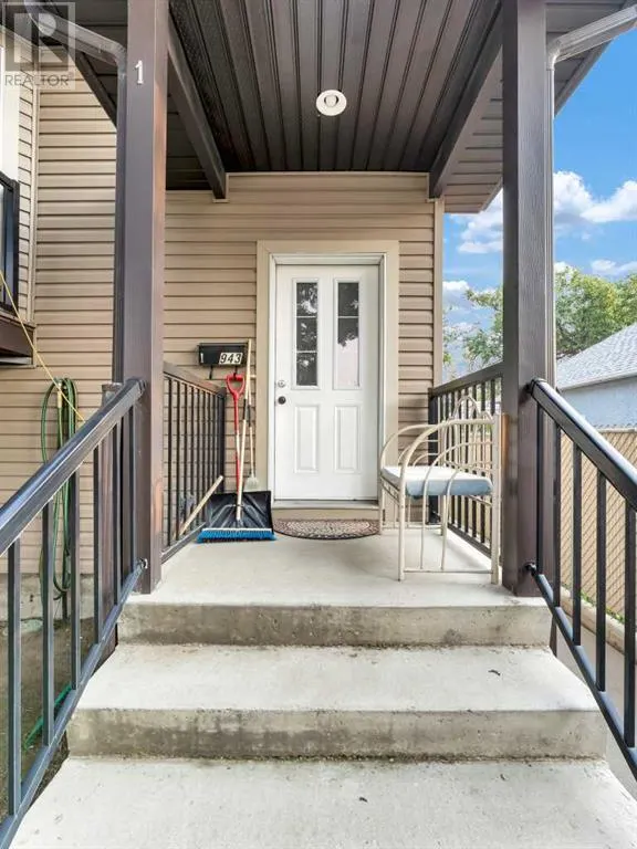 1 & 2, 943 Ross Street SE