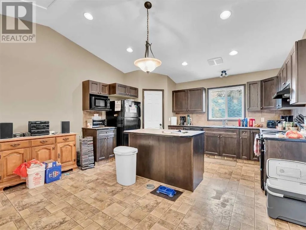 1 & 2, 943 Ross Street SE