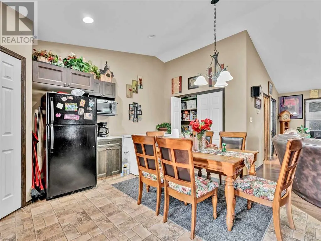 1 & 2, 943 Ross Street SE