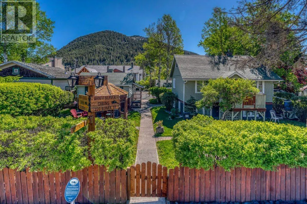 218 & 220 Beaver Street