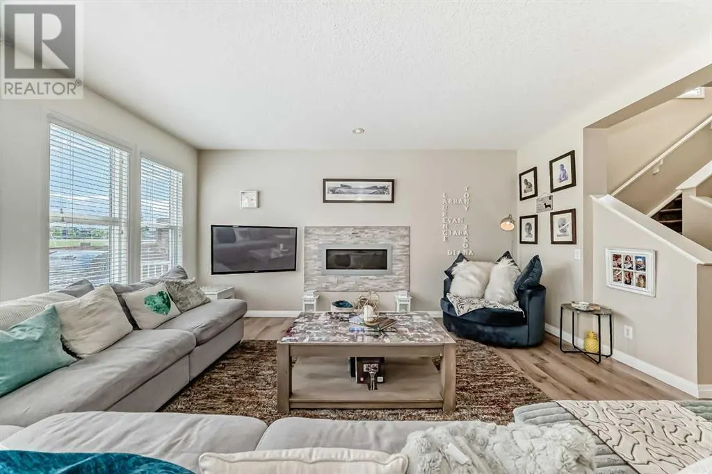 212 Auburn Meadows Crescent SE