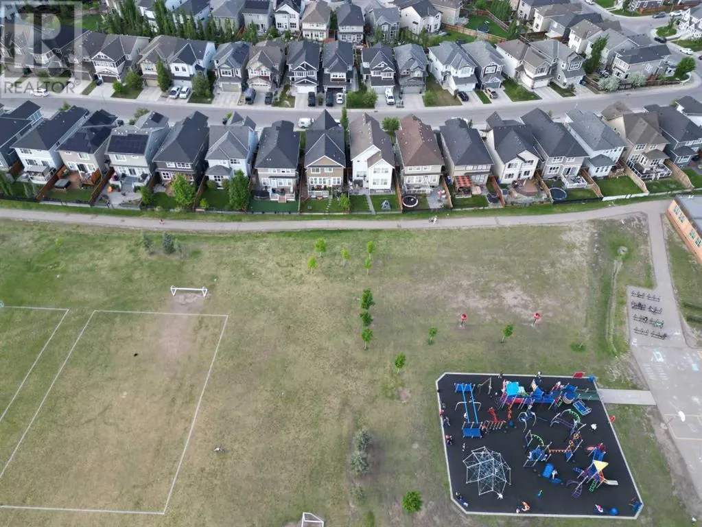 212 Auburn Meadows Crescent SE