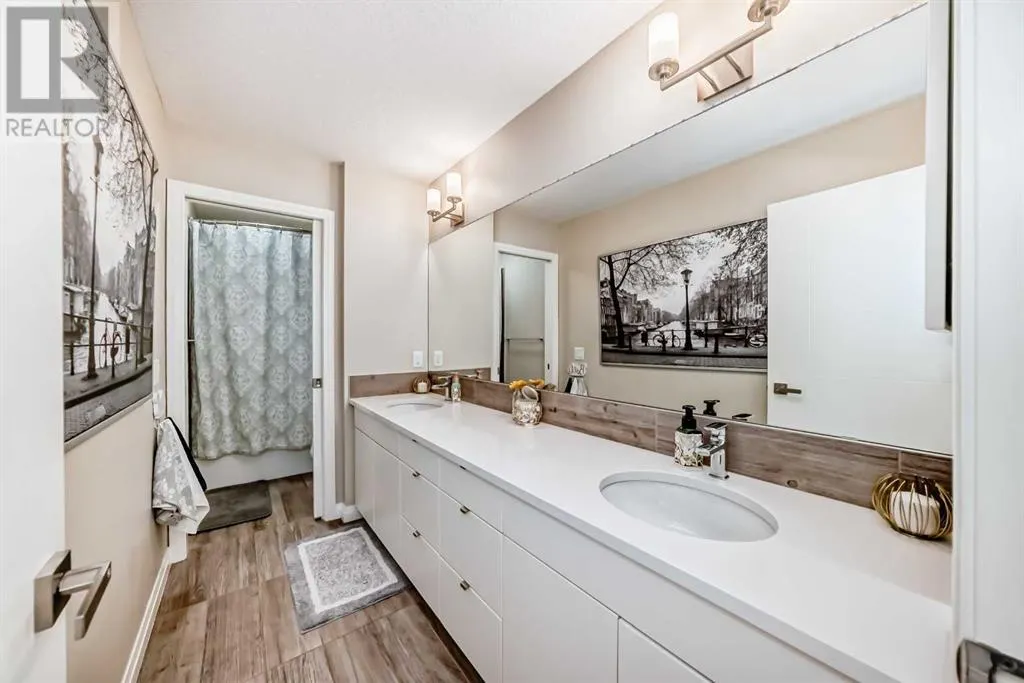 212 Auburn Meadows Crescent SE
