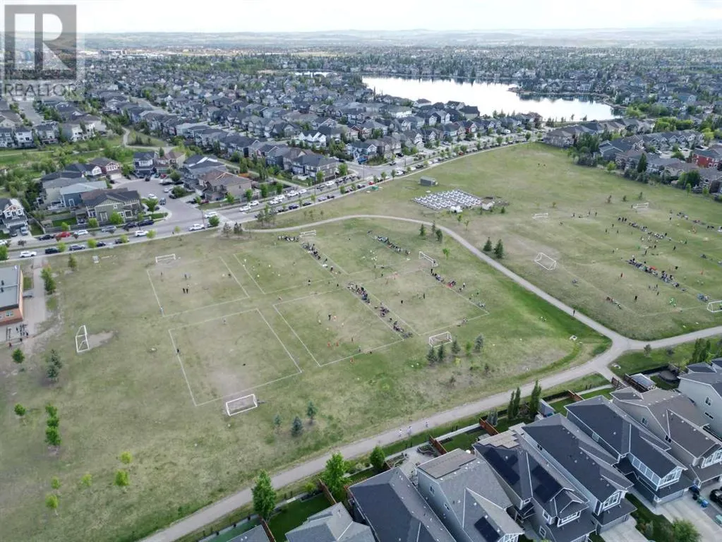 212 Auburn Meadows Crescent SE