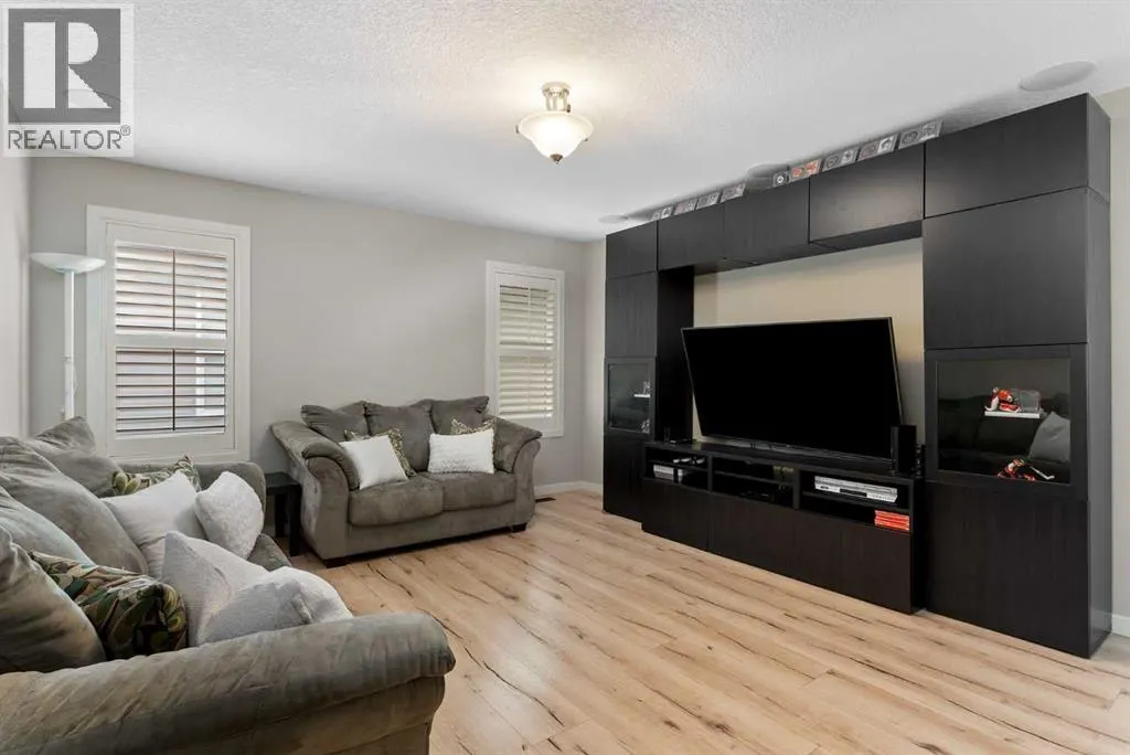 220 Auburn Meadows Crescent SE