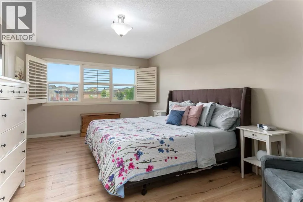 220 Auburn Meadows Crescent SE