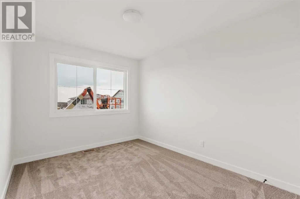 83 Silver Spruce Bay SW