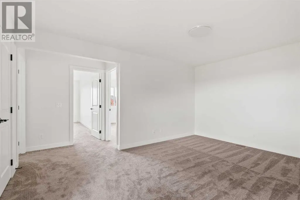 83 Silver Spruce Bay SW