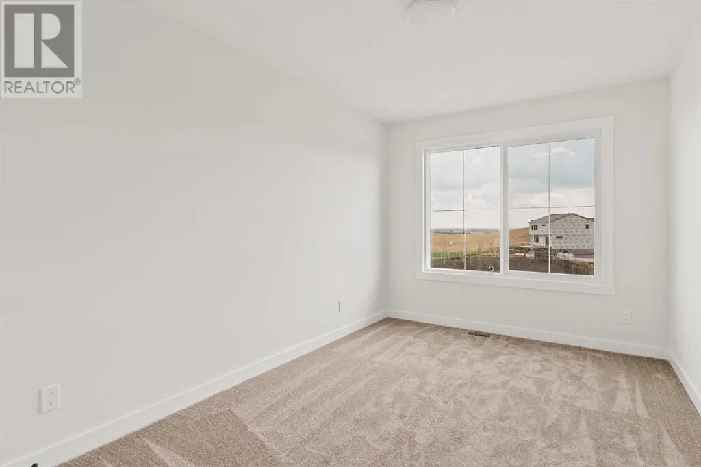 83 Silver Spruce Bay SW