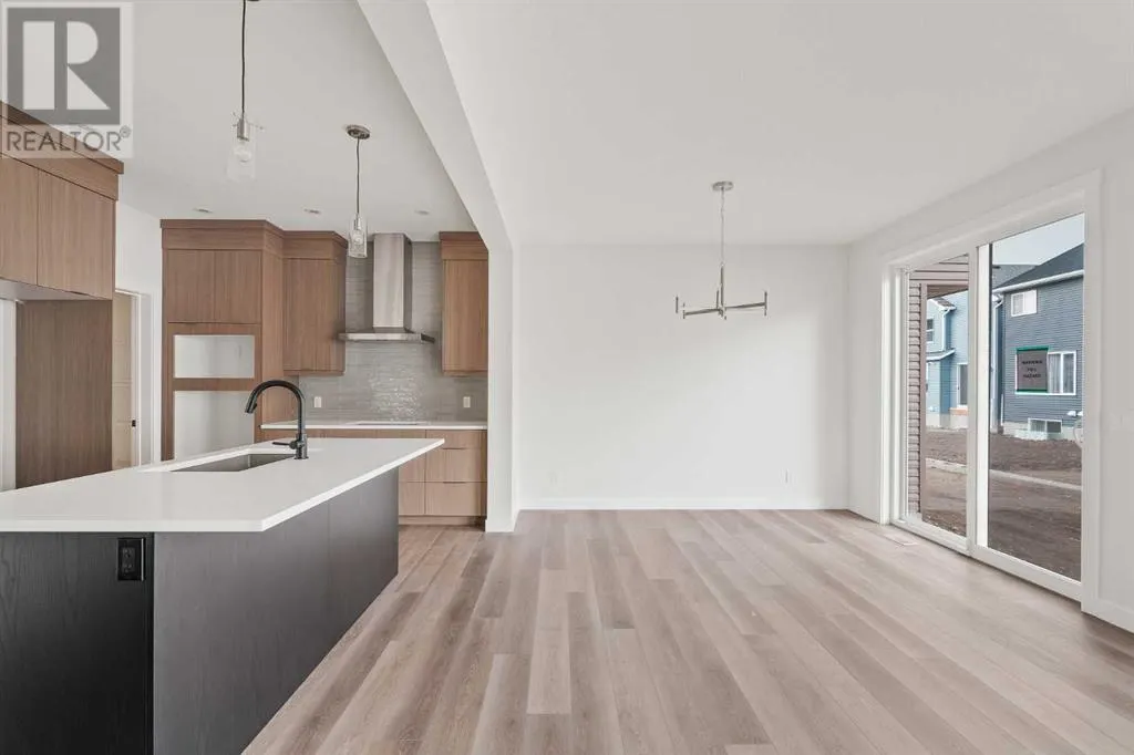83 Silver Spruce Bay SW