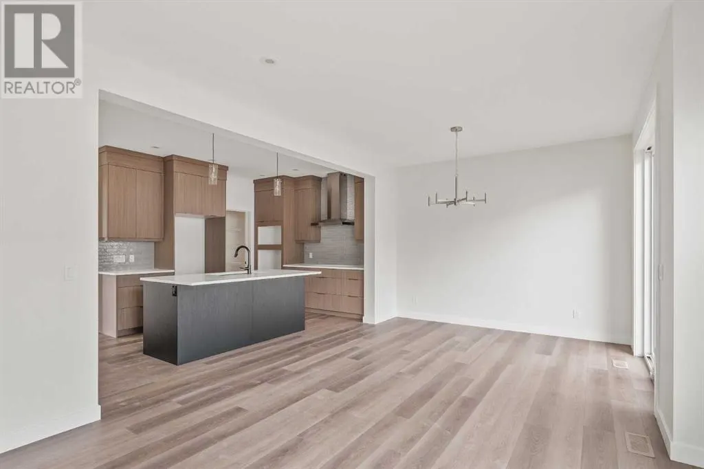 83 Silver Spruce Bay SW