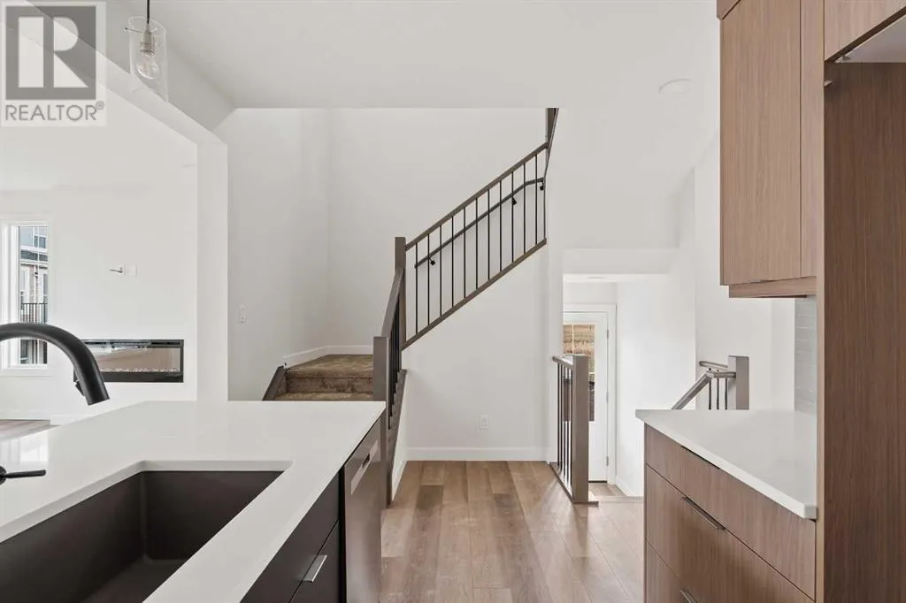 83 Silver Spruce Bay SW