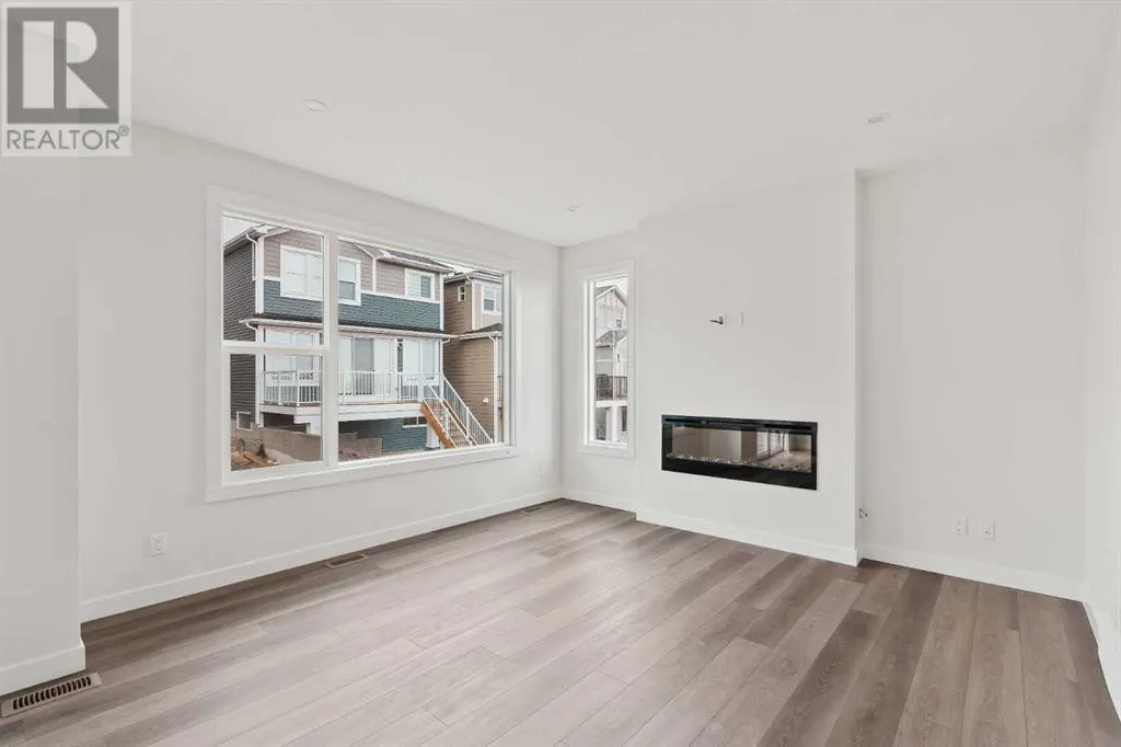 83 Silver Spruce Bay SW