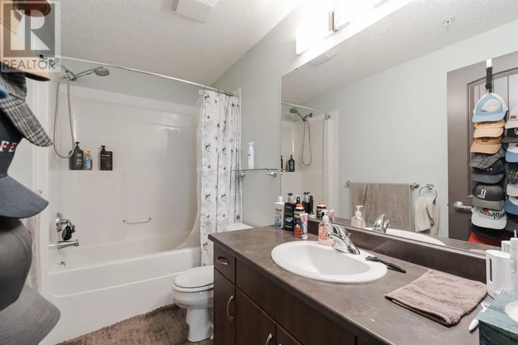 305, 136D Sandpiper Road