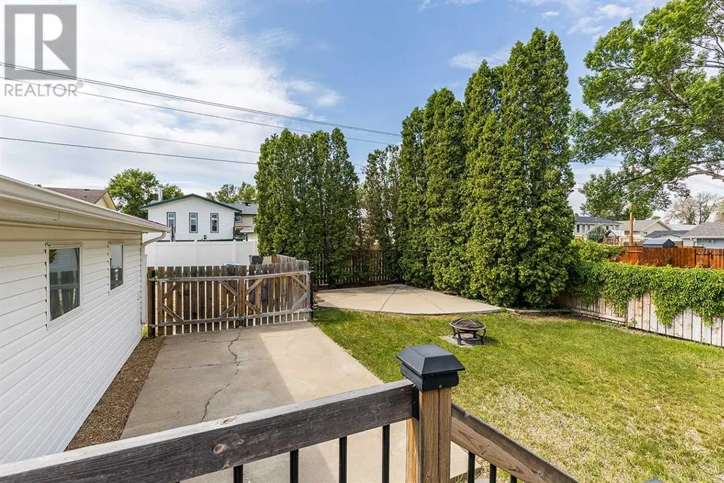 487 Hilton Crescent NE