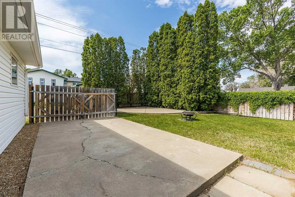 487 Hilton Crescent NE