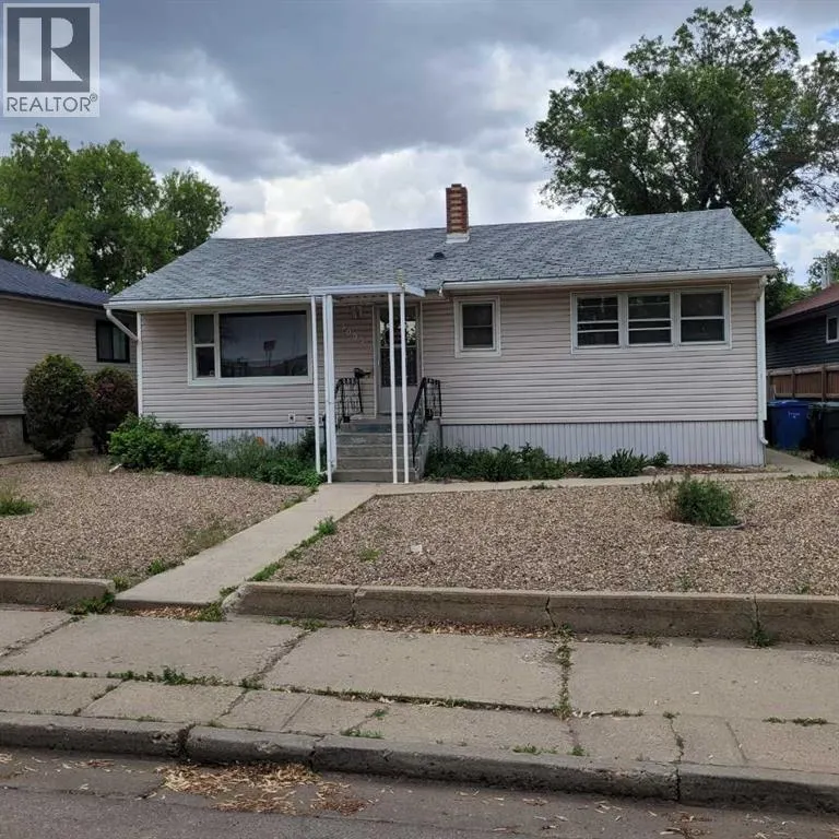 1005 Bullivant Crescent SW