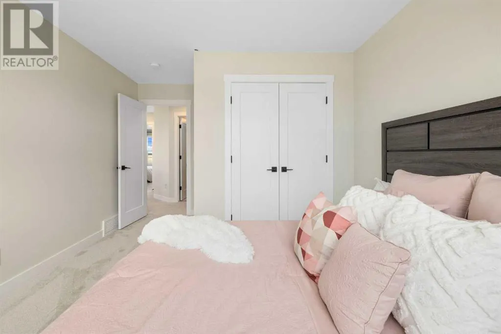 390 Kinniburgh Loop