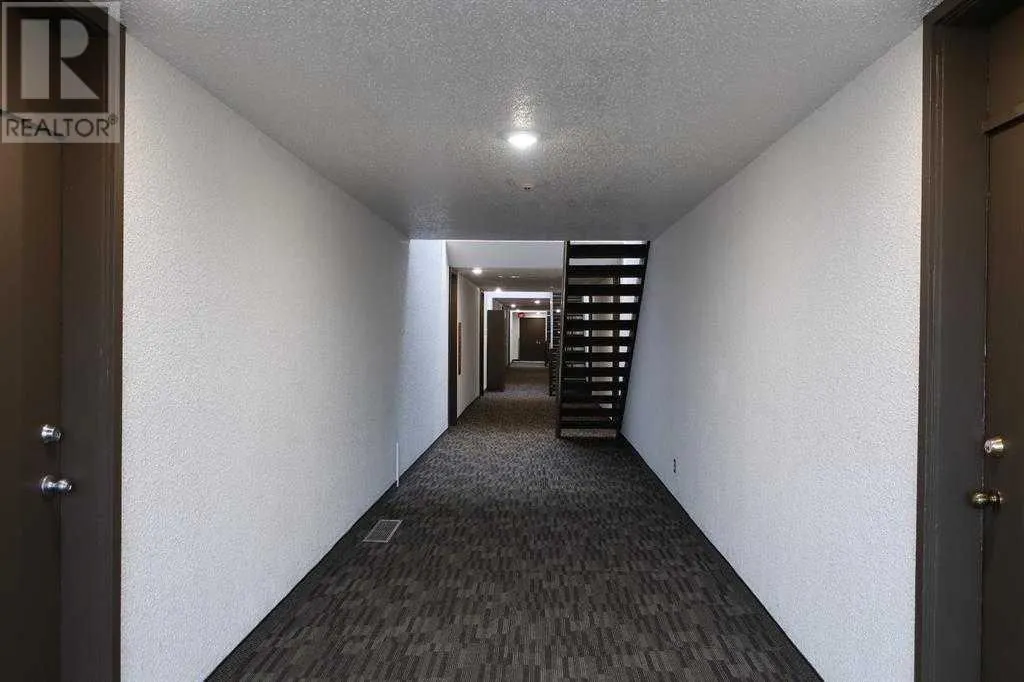 1600, 21 MacDonald Drive