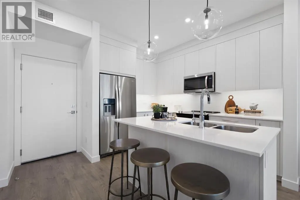 3203, 6 Merganser Drive W