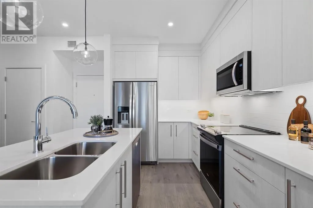 3203, 6 Merganser Drive W